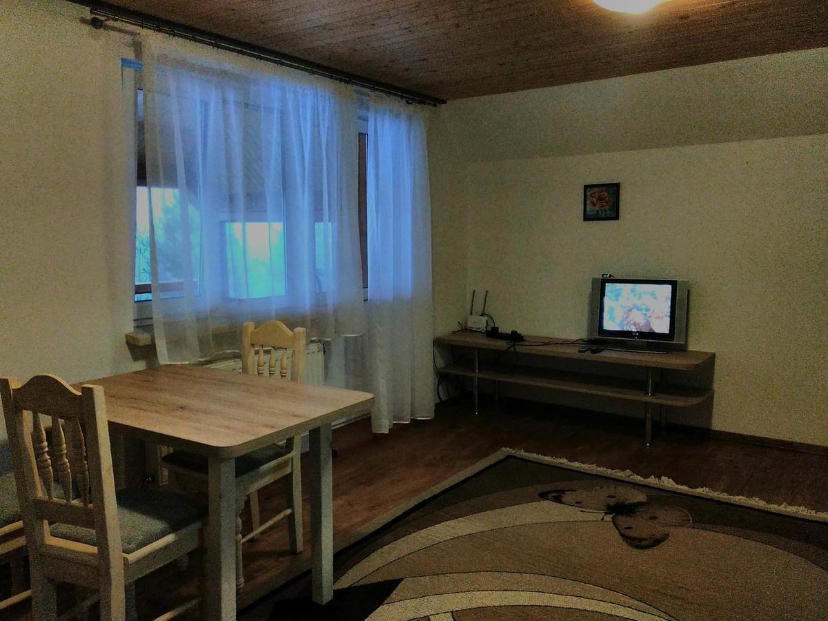 Cottage Palitra Yablunytsya Exterior photo